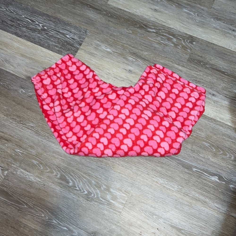 Super cute super soft sleep pants.